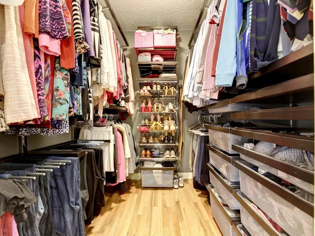 215 The South Chace Unit 215, Sandy Springs, Georgia 30328, 3 Bedrooms Bedrooms, ,2 BathroomsBathrooms,Residential,Sold,215 The South Chace Unit 215,5635842