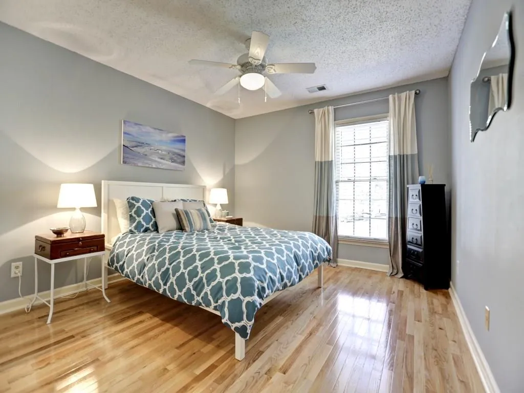 215 The South Chace Unit 215, Sandy Springs, Georgia 30328, 3 Bedrooms Bedrooms, ,2 BathroomsBathrooms,Residential,Sold,215 The South Chace Unit 215,5635842