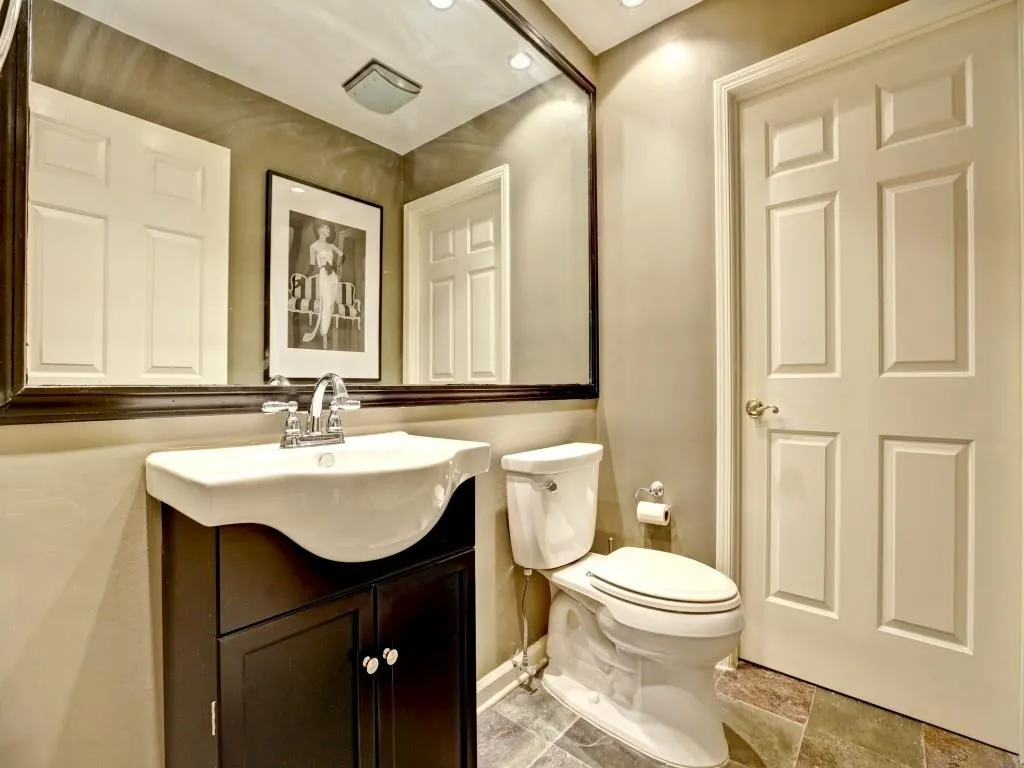 215 The South Chace Unit 215, Sandy Springs, Georgia 30328, 3 Bedrooms Bedrooms, ,2 BathroomsBathrooms,Residential,Sold,215 The South Chace Unit 215,5635842