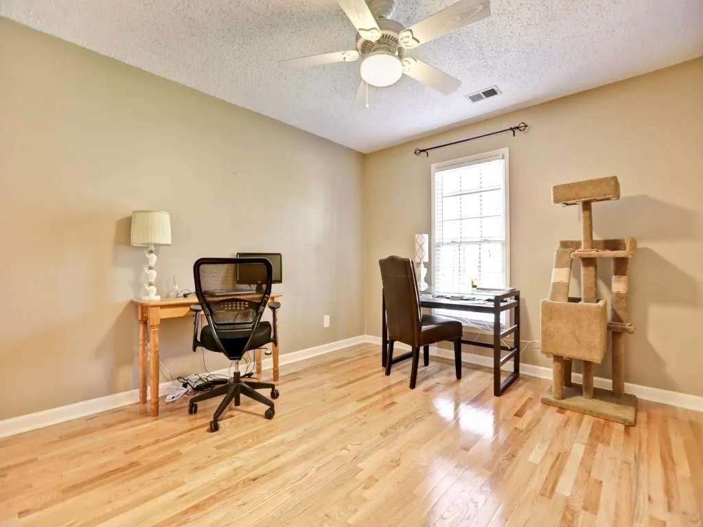 215 The South Chace Unit 215, Sandy Springs, Georgia 30328, 3 Bedrooms Bedrooms, ,2 BathroomsBathrooms,Residential,Sold,215 The South Chace Unit 215,5635842