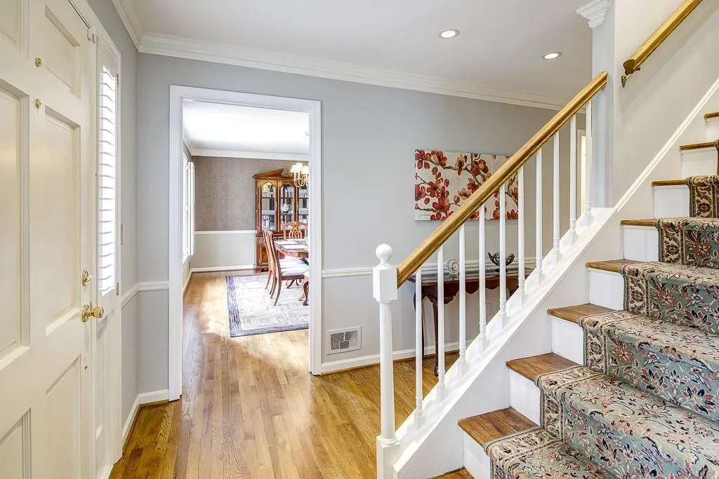 710 Spalding Drive, Sandy Springs, Georgia 30328, 4 Bedrooms Bedrooms, ,2 BathroomsBathrooms,Residential,Sold,710 Spalding Drive,5806900