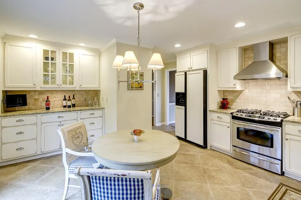 710 Spalding Drive, Sandy Springs, Georgia 30328, 4 Bedrooms Bedrooms, ,2 BathroomsBathrooms,Residential,Sold,710 Spalding Drive,5806900