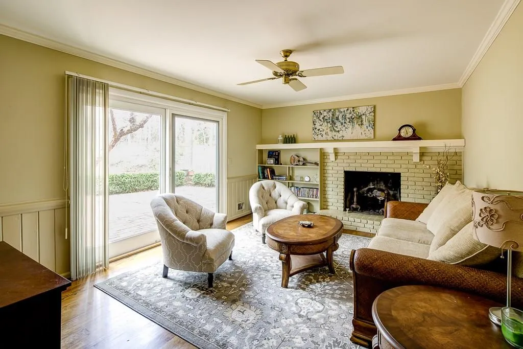 710 Spalding Drive, Sandy Springs, Georgia 30328, 4 Bedrooms Bedrooms, ,2 BathroomsBathrooms,Residential,Sold,710 Spalding Drive,5806900