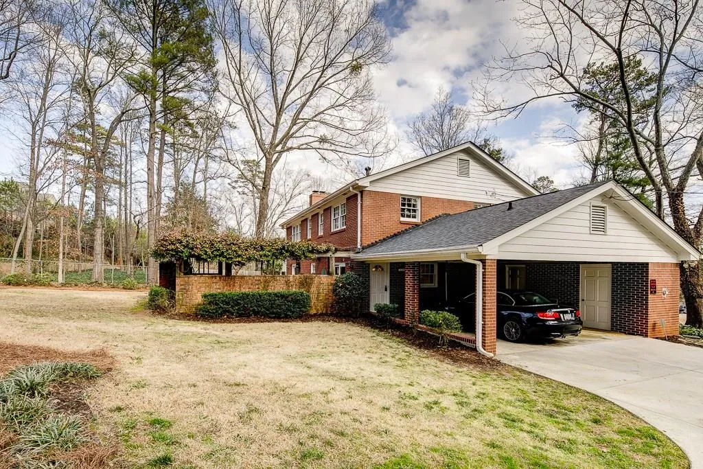 710 Spalding Drive, Sandy Springs, Georgia 30328, 4 Bedrooms Bedrooms, ,2 BathroomsBathrooms,Residential,Sold,710 Spalding Drive,5806900