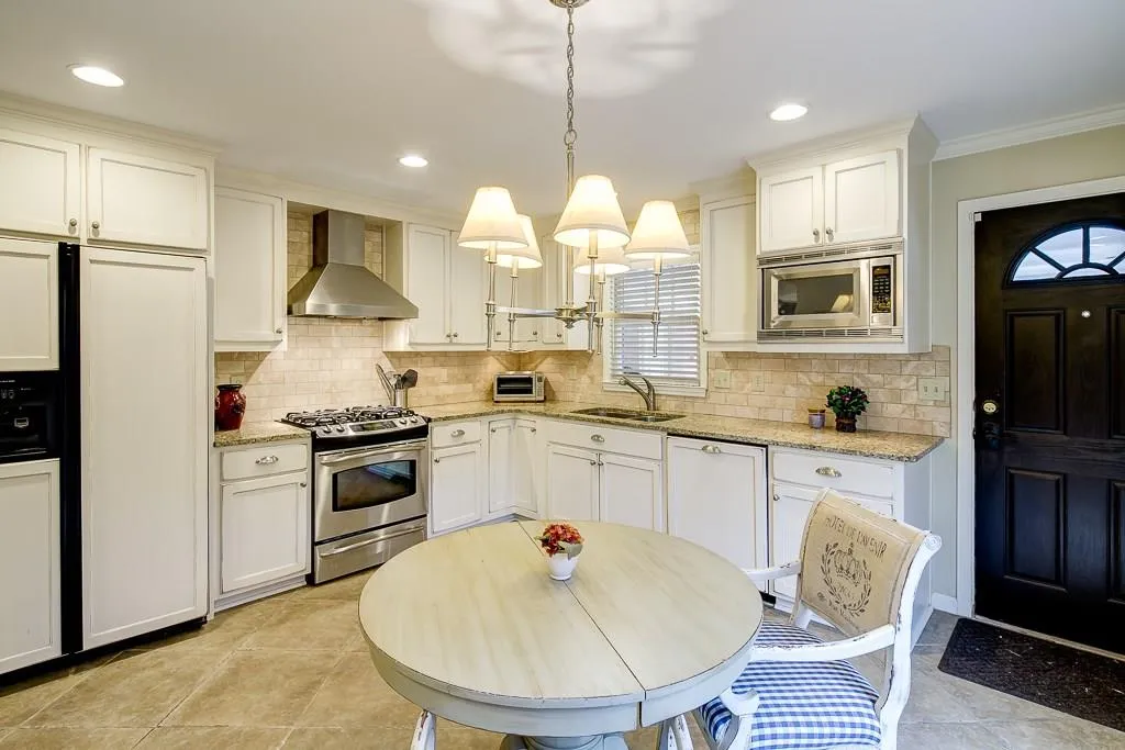 710 Spalding Drive, Sandy Springs, Georgia 30328, 4 Bedrooms Bedrooms, ,2 BathroomsBathrooms,Residential,Sold,710 Spalding Drive,5806900