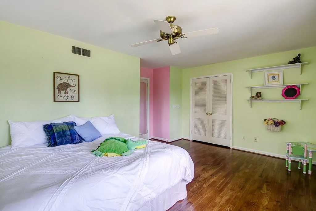 710 Spalding Drive, Sandy Springs, Georgia 30328, 4 Bedrooms Bedrooms, ,2 BathroomsBathrooms,Residential,Sold,710 Spalding Drive,5806900