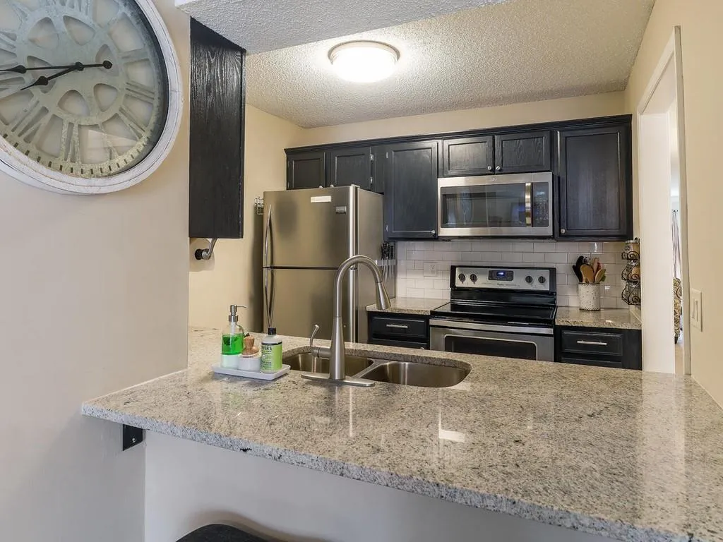 610 Barrington Hills Drive, Atlanta, Georgia 30350, 2 Bedrooms Bedrooms, ,2 BathroomsBathrooms,Residential,Sold,610 Barrington Hills Drive,6830609