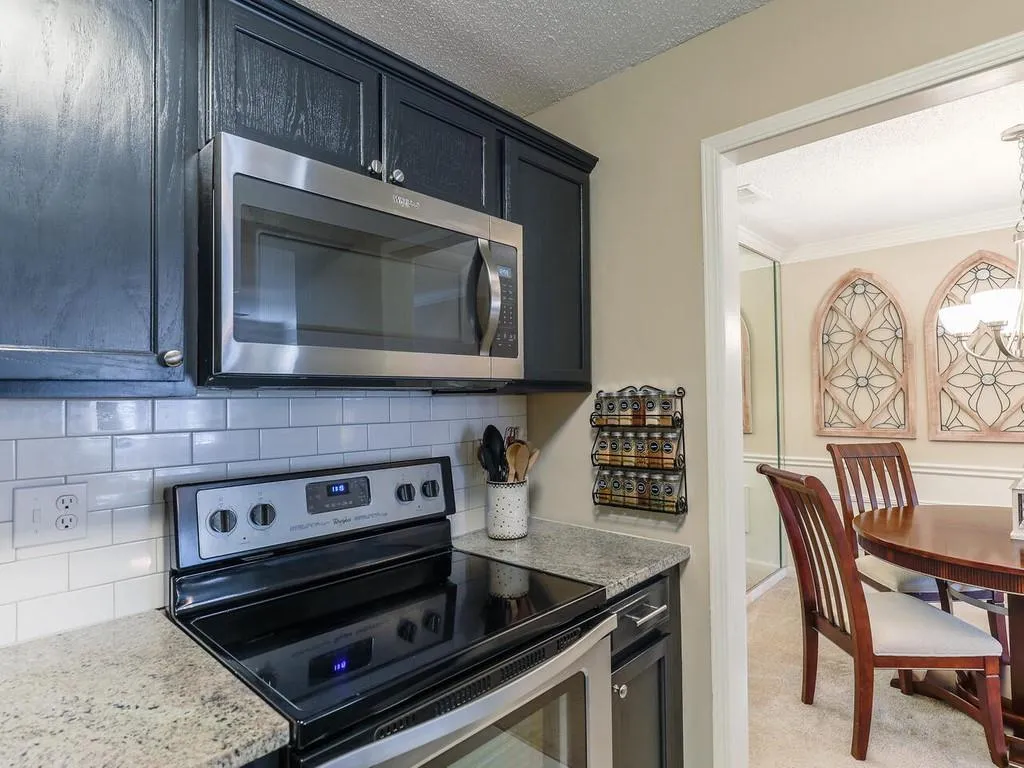 610 Barrington Hills Drive, Atlanta, Georgia 30350, 2 Bedrooms Bedrooms, ,2 BathroomsBathrooms,Residential,Sold,610 Barrington Hills Drive,6830609