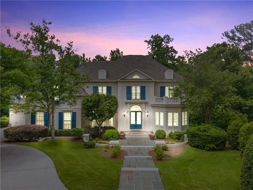 8470 Lazy Oaks Court, Sandy Springs, Georgia 30350, 8 Bedrooms Bedrooms, ,5 BathroomsBathrooms,Residential,For Sale,8470 Lazy Oaks Court,7582461