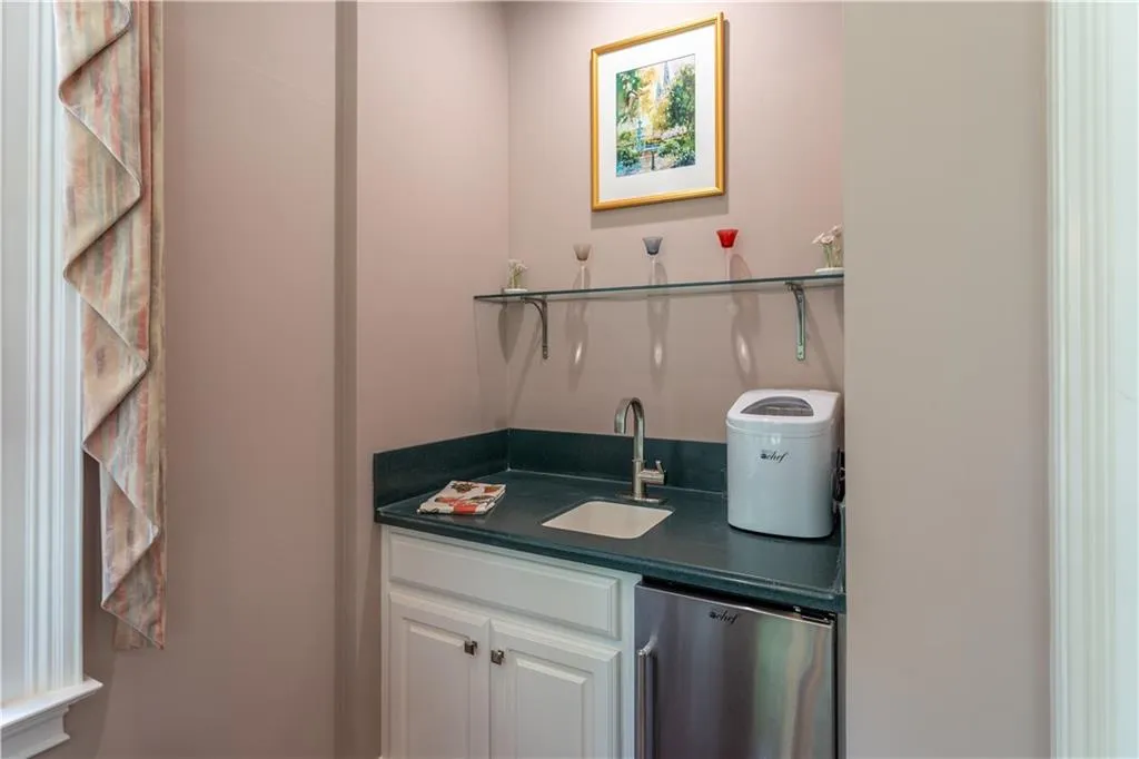 Primary Wet Bar