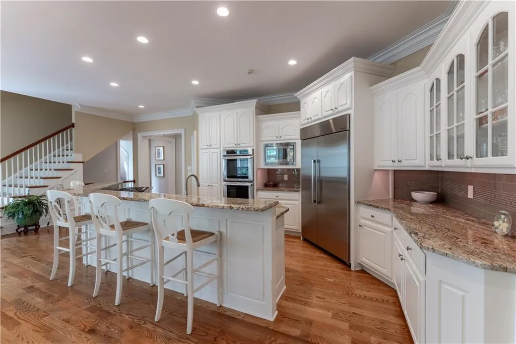 8470 Lazy Oaks Court, Sandy Springs, Georgia 30350, 8 Bedrooms Bedrooms, ,5 BathroomsBathrooms,Residential,For Sale,8470 Lazy Oaks Court,7582461