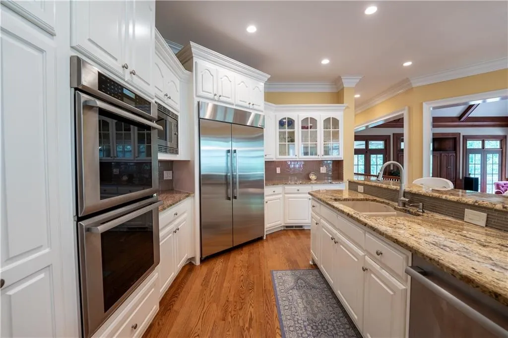 8470 Lazy Oaks Court, Atlanta, Georgia 30350, 8 Bedrooms Bedrooms, ,5 BathroomsBathrooms,Residential,For Sale,8470 Lazy Oaks Court,7582461