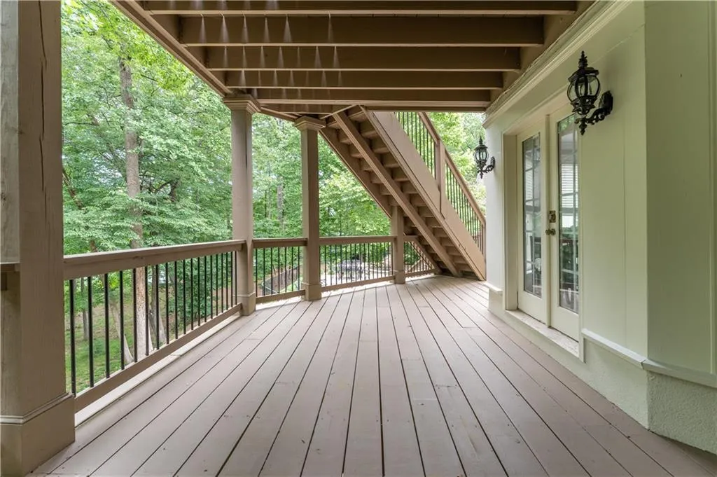 8470 Lazy Oaks Court, Sandy Springs, Georgia 30350, 8 Bedrooms Bedrooms, ,5 BathroomsBathrooms,Residential,For Sale,8470 Lazy Oaks Court,7582461