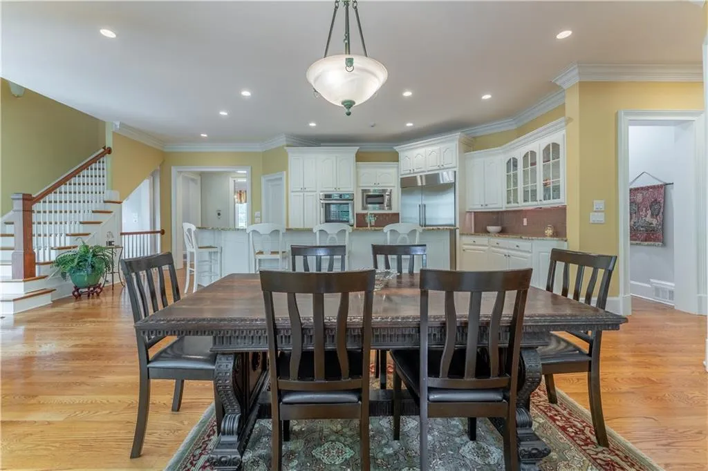 8470 Lazy Oaks Court, Sandy Springs, Georgia 30350, 8 Bedrooms Bedrooms, ,5 BathroomsBathrooms,Residential,For Sale,8470 Lazy Oaks Court,7582461