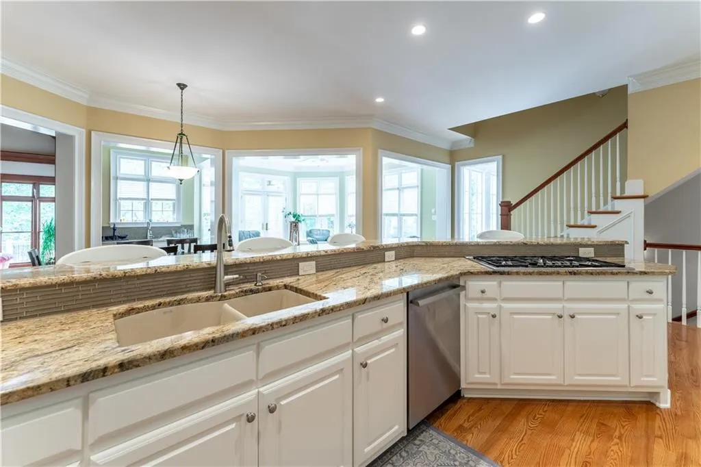 8470 Lazy Oaks Court, Sandy Springs, Georgia 30350, 8 Bedrooms Bedrooms, ,5 BathroomsBathrooms,Residential,For Sale,8470 Lazy Oaks Court,7582461