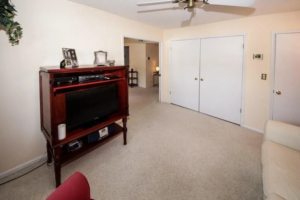 6851 Roswell Road Unit L-16, Sandy Springs, Georgia 30328, 3 Bedrooms Bedrooms, ,2 BathroomsBathrooms,Residential,Sold,6851 Roswell Road Unit L-16,6517748