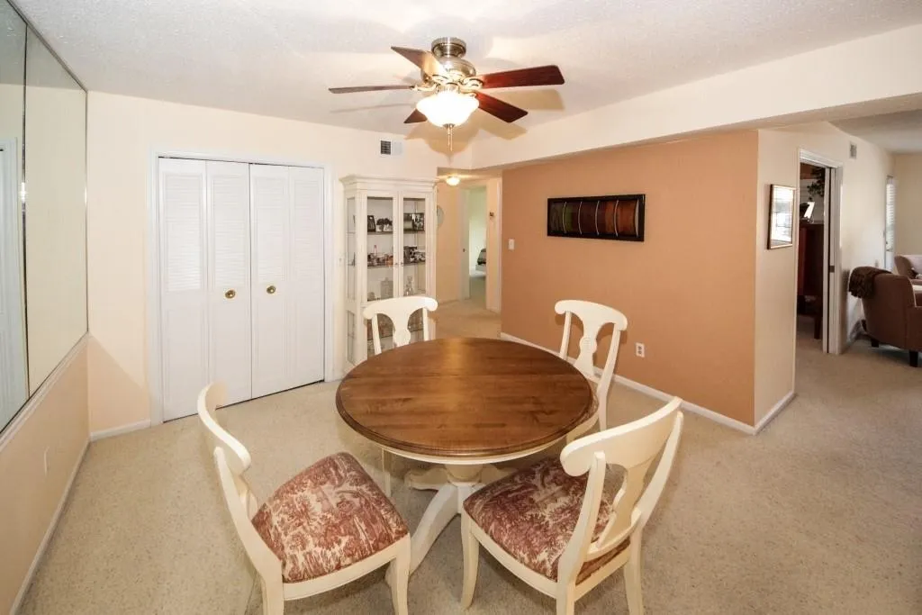 6851 Roswell Road Unit L-16, Sandy Springs, Georgia 30328, 3 Bedrooms Bedrooms, ,2 BathroomsBathrooms,Residential,Sold,6851 Roswell Road Unit L-16,6517748