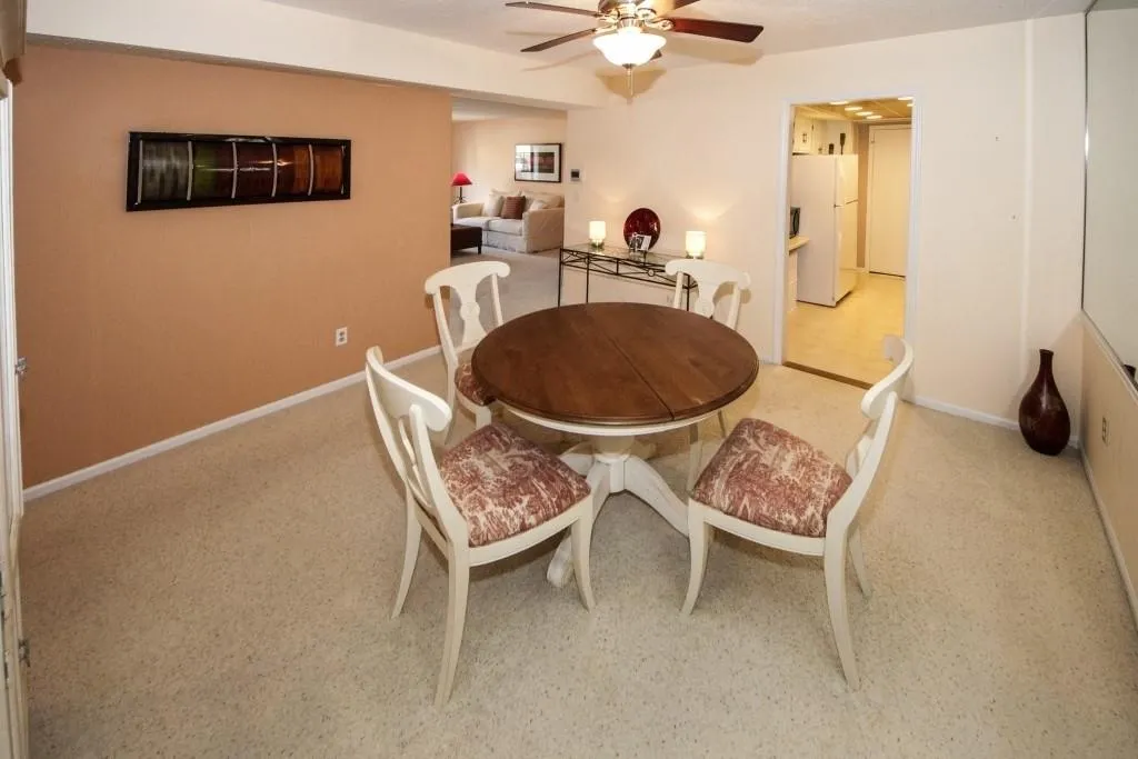 6851 Roswell Road Unit L-16, Sandy Springs, Georgia 30328, 3 Bedrooms Bedrooms, ,2 BathroomsBathrooms,Residential,Sold,6851 Roswell Road Unit L-16,6517748