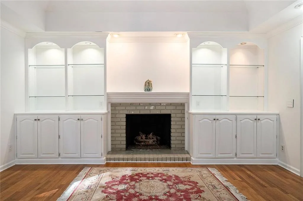 4635 Mount Paran Parkway, Atlanta, Georgia 30327, 4 Bedrooms Bedrooms, ,3 BathroomsBathrooms,Residential,For Sale,4635 Mount Paran Parkway,7653800