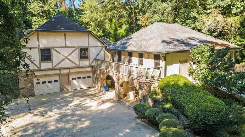 4635 Mount Paran Parkway, Atlanta, Georgia 30327, 4 Bedrooms Bedrooms, ,3 BathroomsBathrooms,Residential,For Sale,4635 Mount Paran Parkway,7653800
