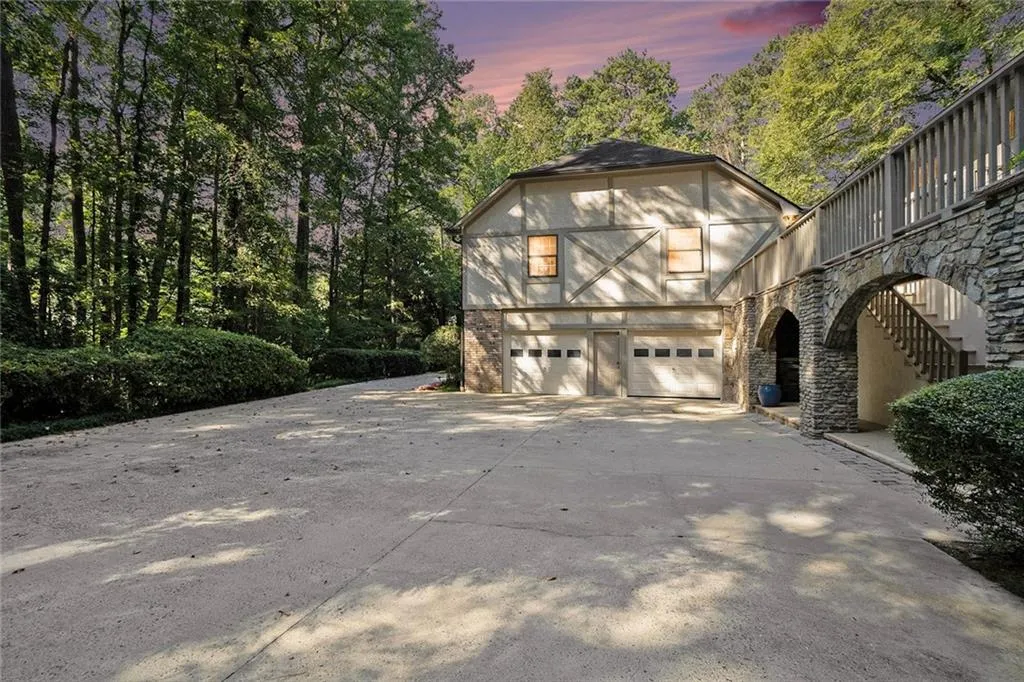 4635 Mount Paran Parkway, Atlanta, Georgia 30327, 4 Bedrooms Bedrooms, ,3 BathroomsBathrooms,Residential,For Sale,4635 Mount Paran Parkway,7653800