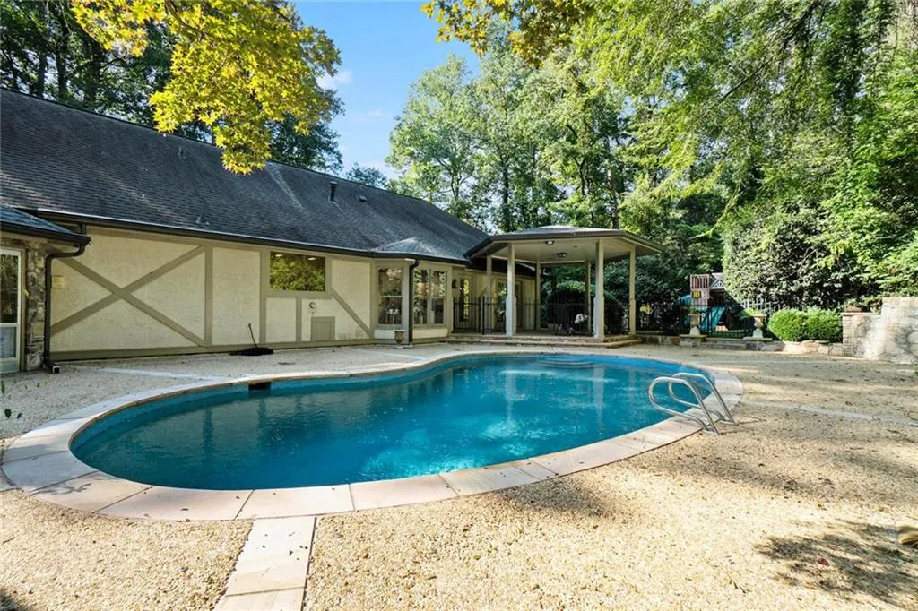 4635 Mount Paran Parkway, Atlanta, Georgia 30327, 4 Bedrooms Bedrooms, ,3 BathroomsBathrooms,Residential,For Sale,4635 Mount Paran Parkway,7653800