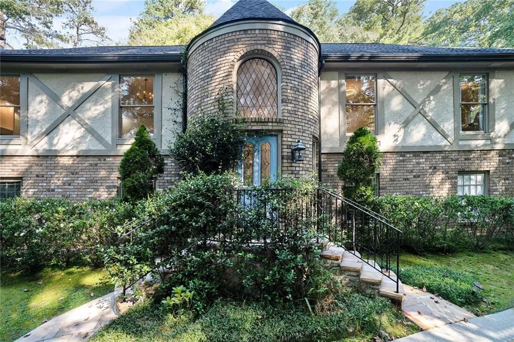 4635 Mount Paran Parkway, Atlanta, Georgia 30327, 4 Bedrooms Bedrooms, ,3 BathroomsBathrooms,Residential,For Sale,4635 Mount Paran Parkway,7653800