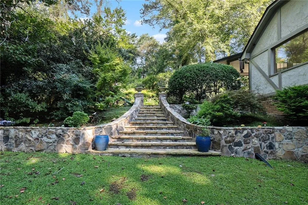 4635 Mount Paran Parkway, Atlanta, Georgia 30327, 4 Bedrooms Bedrooms, ,3 BathroomsBathrooms,Residential,For Sale,4635 Mount Paran Parkway,7653800