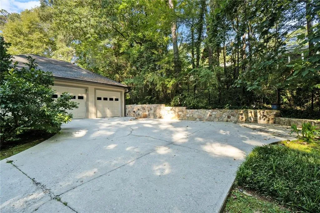 4635 Mount Paran Parkway, Atlanta, Georgia 30327, 4 Bedrooms Bedrooms, ,3 BathroomsBathrooms,Residential,For Sale,4635 Mount Paran Parkway,7653800