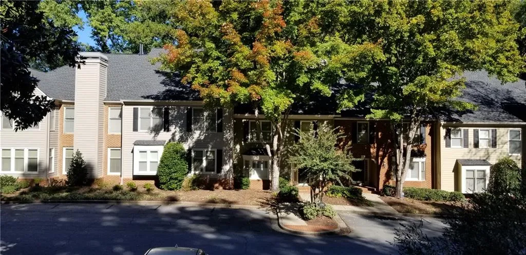 209 Bainbridge Drive, Sandy Springs, Georgia 30327, 2 Bedrooms Bedrooms, ,2 BathroomsBathrooms,Residential,Sold,209 Bainbridge Drive,6636876