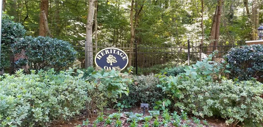 209 Bainbridge Drive, Sandy Springs, Georgia 30327, 2 Bedrooms Bedrooms, ,2 BathroomsBathrooms,Residential,Sold,209 Bainbridge Drive,6636876