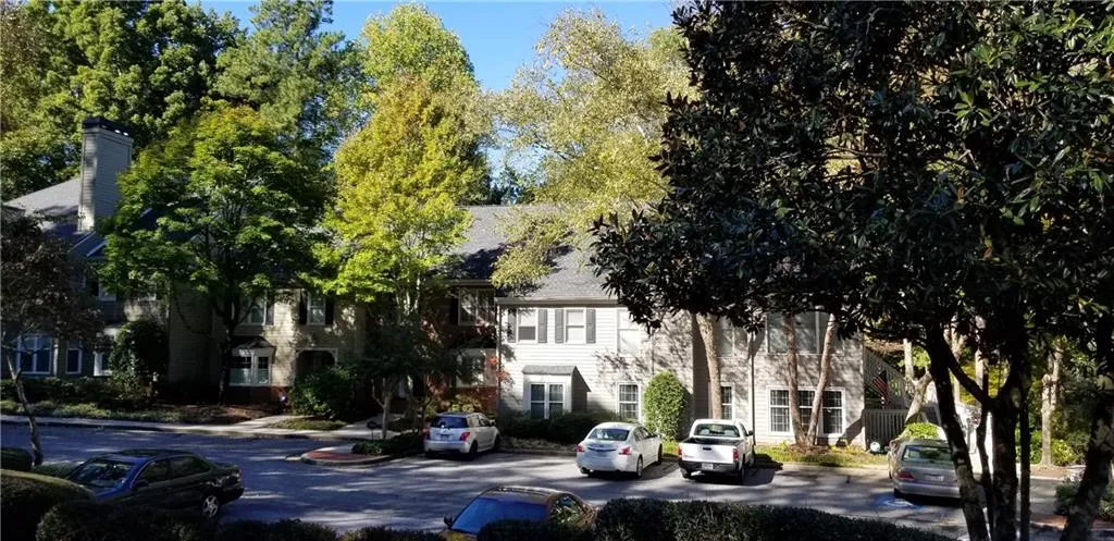209 Bainbridge Drive, Sandy Springs, Georgia 30327, 2 Bedrooms Bedrooms, ,2 BathroomsBathrooms,Residential,Sold,209 Bainbridge Drive,6636876