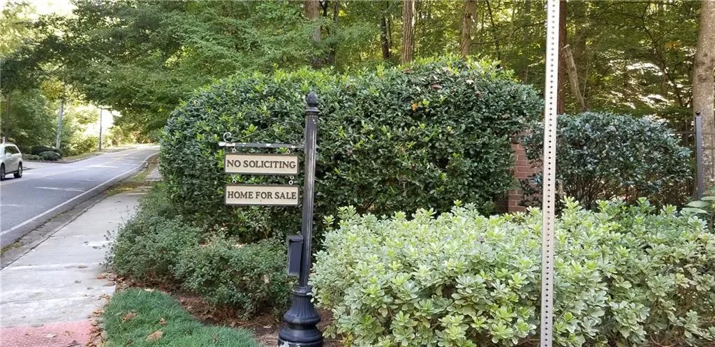 209 Bainbridge Drive, Sandy Springs, Georgia 30327, 2 Bedrooms Bedrooms, ,2 BathroomsBathrooms,Residential,Sold,209 Bainbridge Drive,6636876