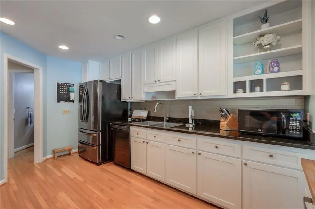 405 Bainbridge Drive, Atlanta, Georgia 30327, 4 Bedrooms Bedrooms, ,3 BathroomsBathrooms,Residential,Sold,405 Bainbridge Drive,6922669
