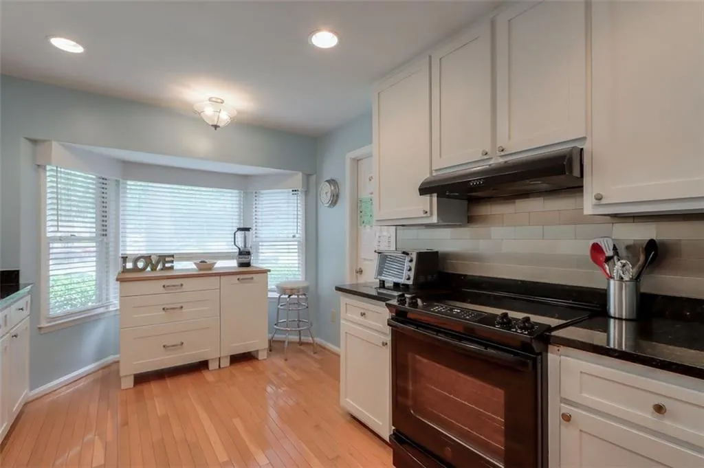 405 Bainbridge Drive, Atlanta, Georgia 30327, 4 Bedrooms Bedrooms, ,3 BathroomsBathrooms,Residential,Sold,405 Bainbridge Drive,6922669