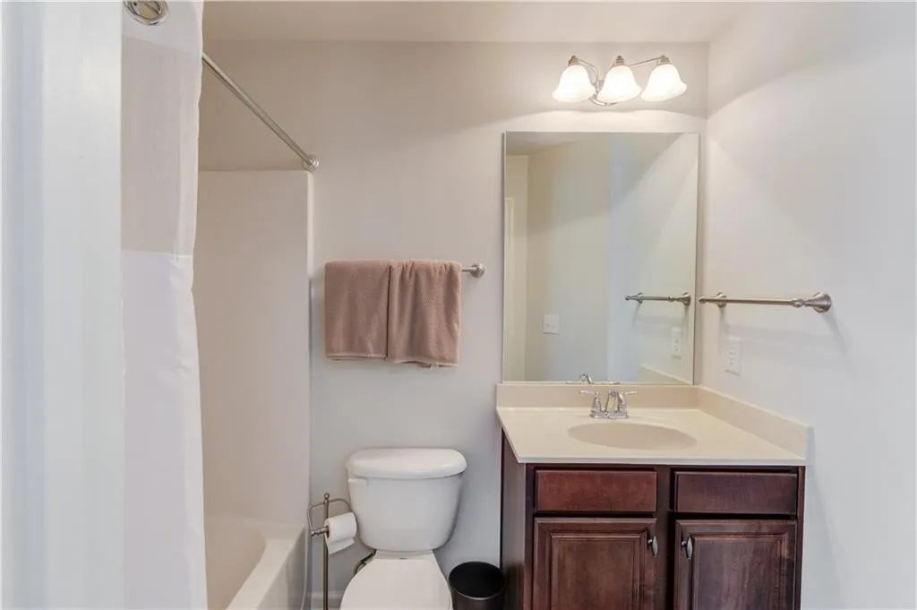 7340 Glisten Avenue, Sandy Springs, Georgia 30328, 3 Bedrooms Bedrooms, ,3 BathroomsBathrooms,Residential,Sold,7340 Glisten Avenue,7106236