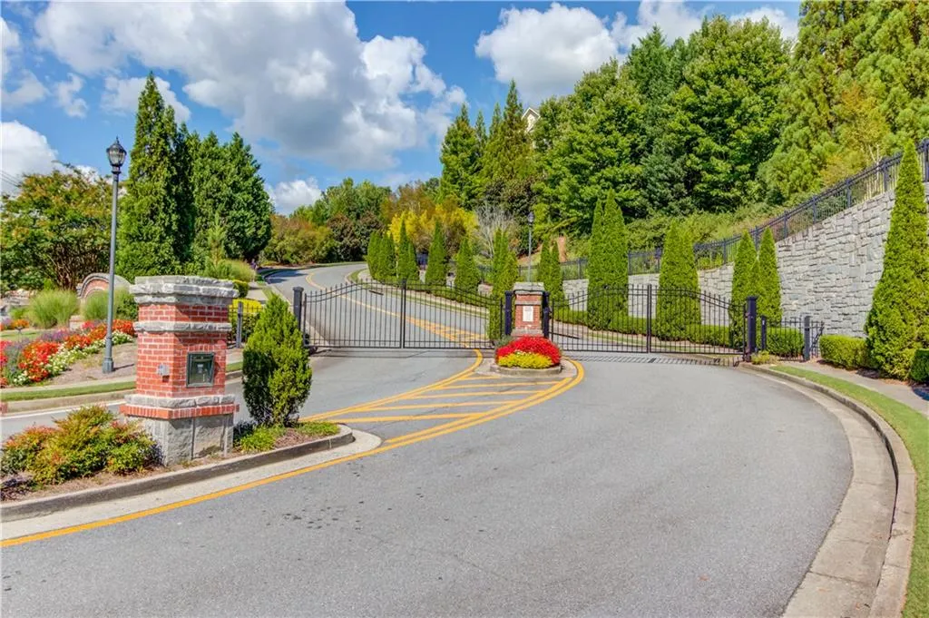 7340 Glisten Avenue, Sandy Springs, Georgia 30328, 3 Bedrooms Bedrooms, ,3 BathroomsBathrooms,Residential,Sold,7340 Glisten Avenue,7106236