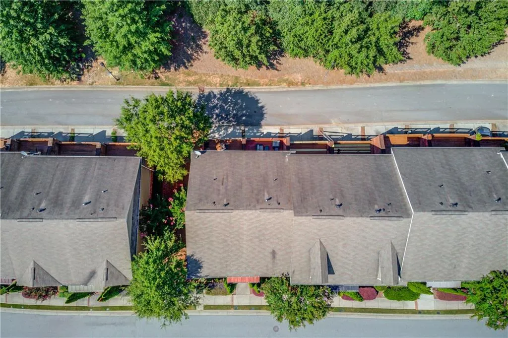 7340 Glisten Avenue, Sandy Springs, Georgia 30328, 3 Bedrooms Bedrooms, ,3 BathroomsBathrooms,Residential,Sold,7340 Glisten Avenue,7106236