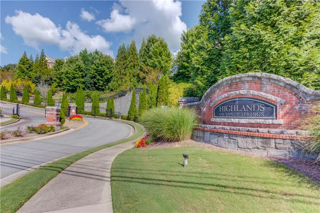 7340 Glisten Avenue, Sandy Springs, Georgia 30328, 3 Bedrooms Bedrooms, ,3 BathroomsBathrooms,Residential,Sold,7340 Glisten Avenue,7106236