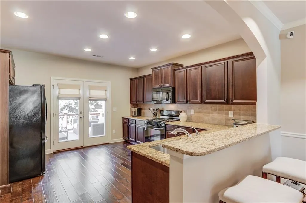 7340 Glisten Avenue, Sandy Springs, Georgia 30328, 3 Bedrooms Bedrooms, ,3 BathroomsBathrooms,Residential,Sold,7340 Glisten Avenue,7106236