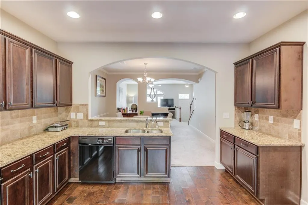 7340 Glisten Avenue, Sandy Springs, Georgia 30328, 3 Bedrooms Bedrooms, ,3 BathroomsBathrooms,Residential,Sold,7340 Glisten Avenue,7106236