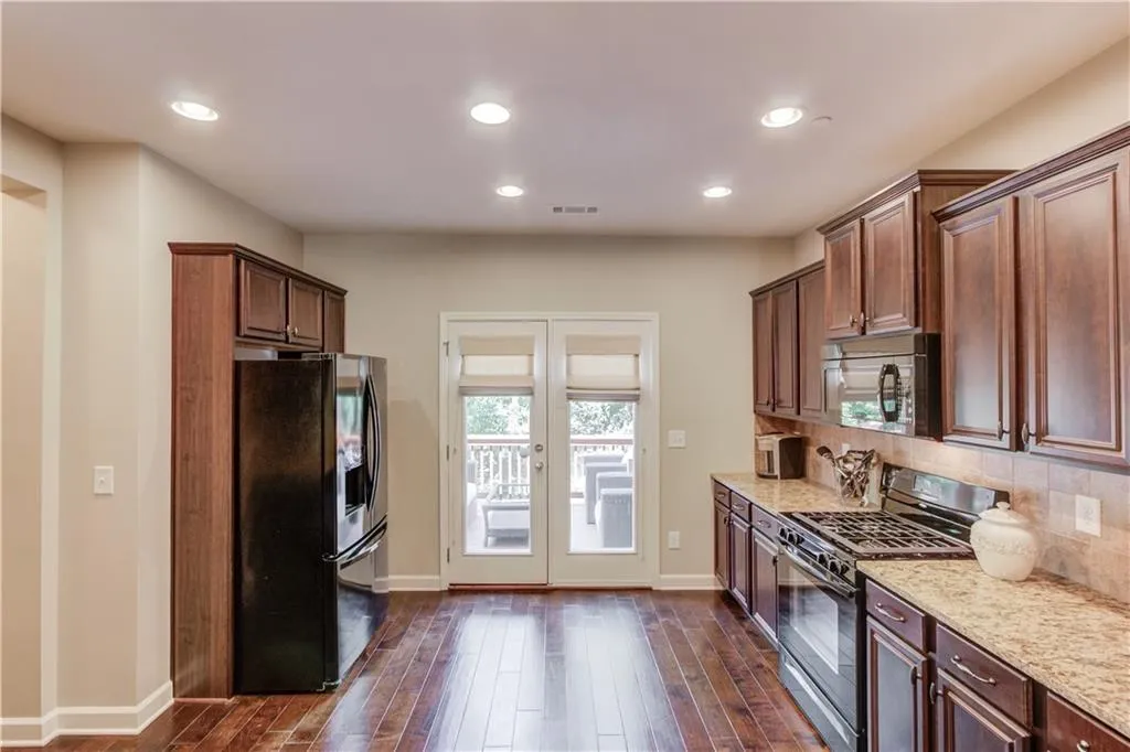 7340 Glisten Avenue, Sandy Springs, Georgia 30328, 3 Bedrooms Bedrooms, ,3 BathroomsBathrooms,Residential,Sold,7340 Glisten Avenue,7106236