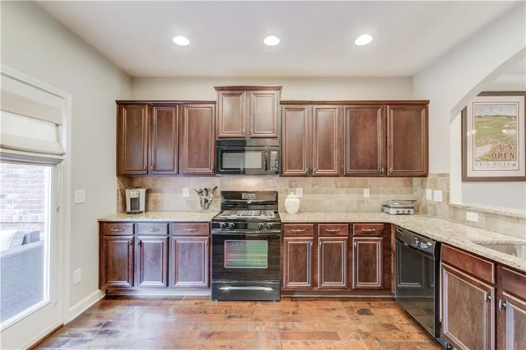 7340 Glisten Avenue, Sandy Springs, Georgia 30328, 3 Bedrooms Bedrooms, ,3 BathroomsBathrooms,Residential,Sold,7340 Glisten Avenue,7106236