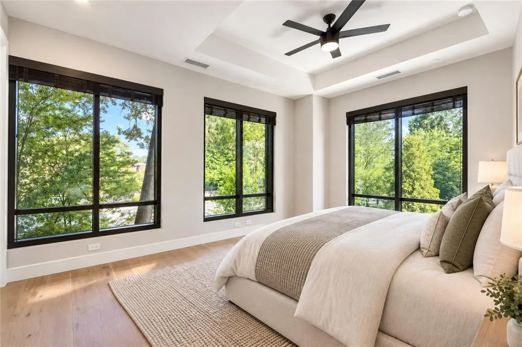 2520 Peachtree Road Nw Unit 403, Atlanta, Georgia 30305, 3 Bedrooms Bedrooms, 0 ,3 BathroomsBathrooms,Residential,For Sale,2520 Peachtree Road Nw Unit 403,7838863