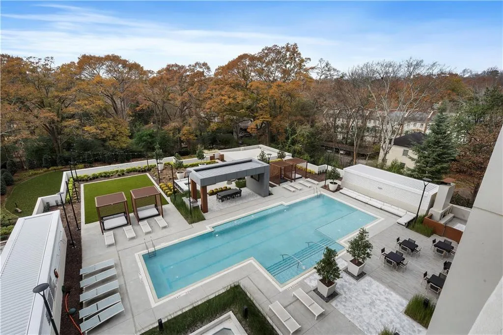2520 Peachtree Road Nw Unit 403, Atlanta, Georgia 30305, 3 Bedrooms Bedrooms, 0 ,3 BathroomsBathrooms,Residential,For Sale,2520 Peachtree Road Nw Unit 403,7838863