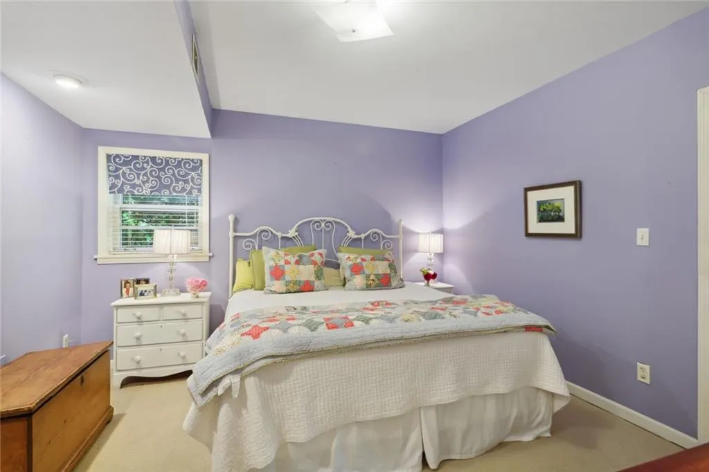 560 High Point Lane, Sandy Springs, Georgia 30342, 4 Bedrooms Bedrooms, ,3 BathroomsBathrooms,Residential,Sold,560 High Point Lane,7057377