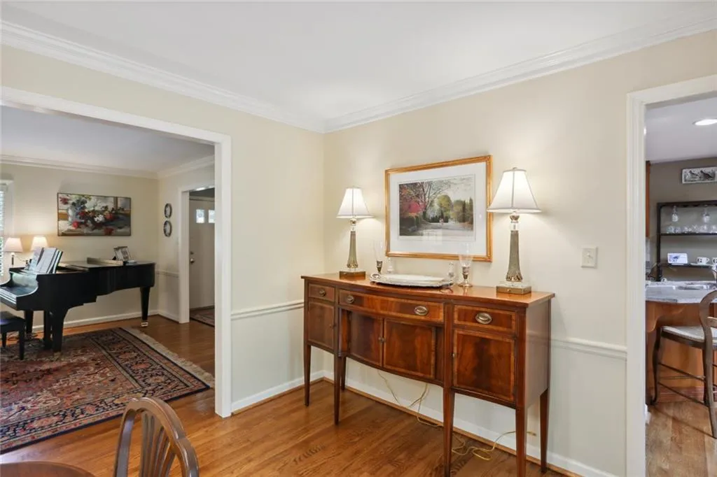 560 High Point Lane, Sandy Springs, Georgia 30342, 4 Bedrooms Bedrooms, ,3 BathroomsBathrooms,Residential,Sold,560 High Point Lane,7057377