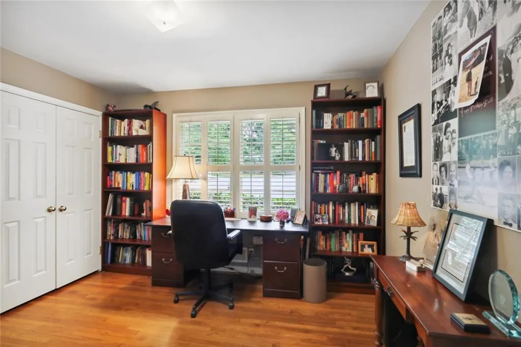 560 High Point Lane, Sandy Springs, Georgia 30342, 4 Bedrooms Bedrooms, ,3 BathroomsBathrooms,Residential,Sold,560 High Point Lane,7057377