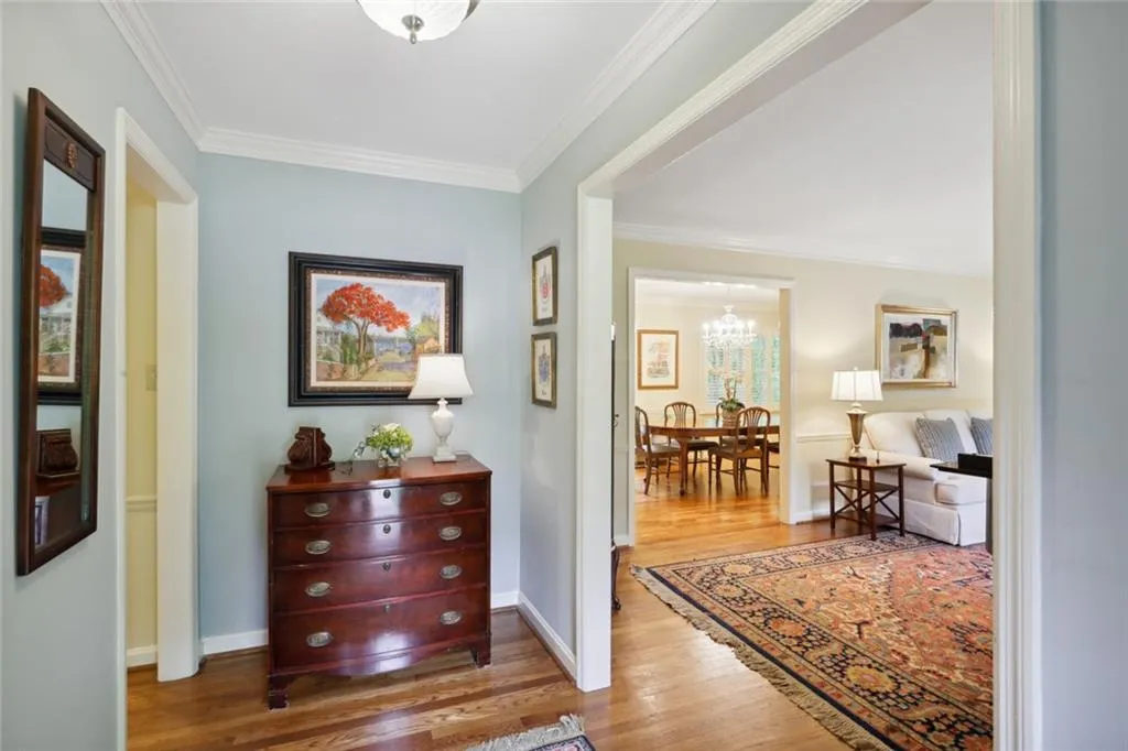 560 High Point Lane, Sandy Springs, Georgia 30342, 4 Bedrooms Bedrooms, ,3 BathroomsBathrooms,Residential,Sold,560 High Point Lane,7057377