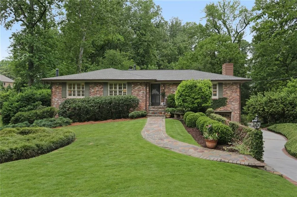 560 High Point Lane, Sandy Springs, Georgia 30342, 4 Bedrooms Bedrooms, ,3 BathroomsBathrooms,Residential,Sold,560 High Point Lane,7057377 560 High Point Lane, Sandy Springs, Georgia 30342, 4 Bedrooms Bedrooms, ,3 BathroomsBathrooms,Residential,Sold,560 High Point Lane,7057377